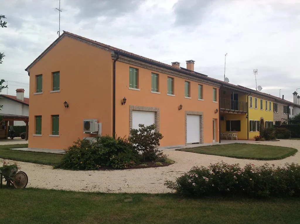 Boschetto Di Campagna Villa Castagnole Italy
